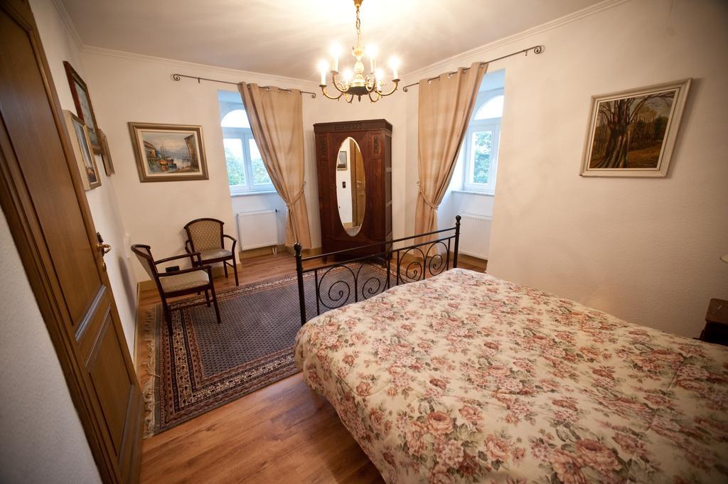 Chateau Neufays Theux Rum bild