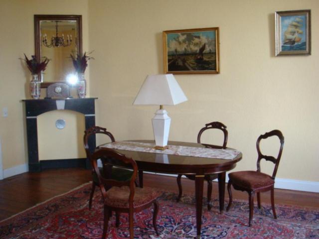 Chateau Neufays Theux Rum bild